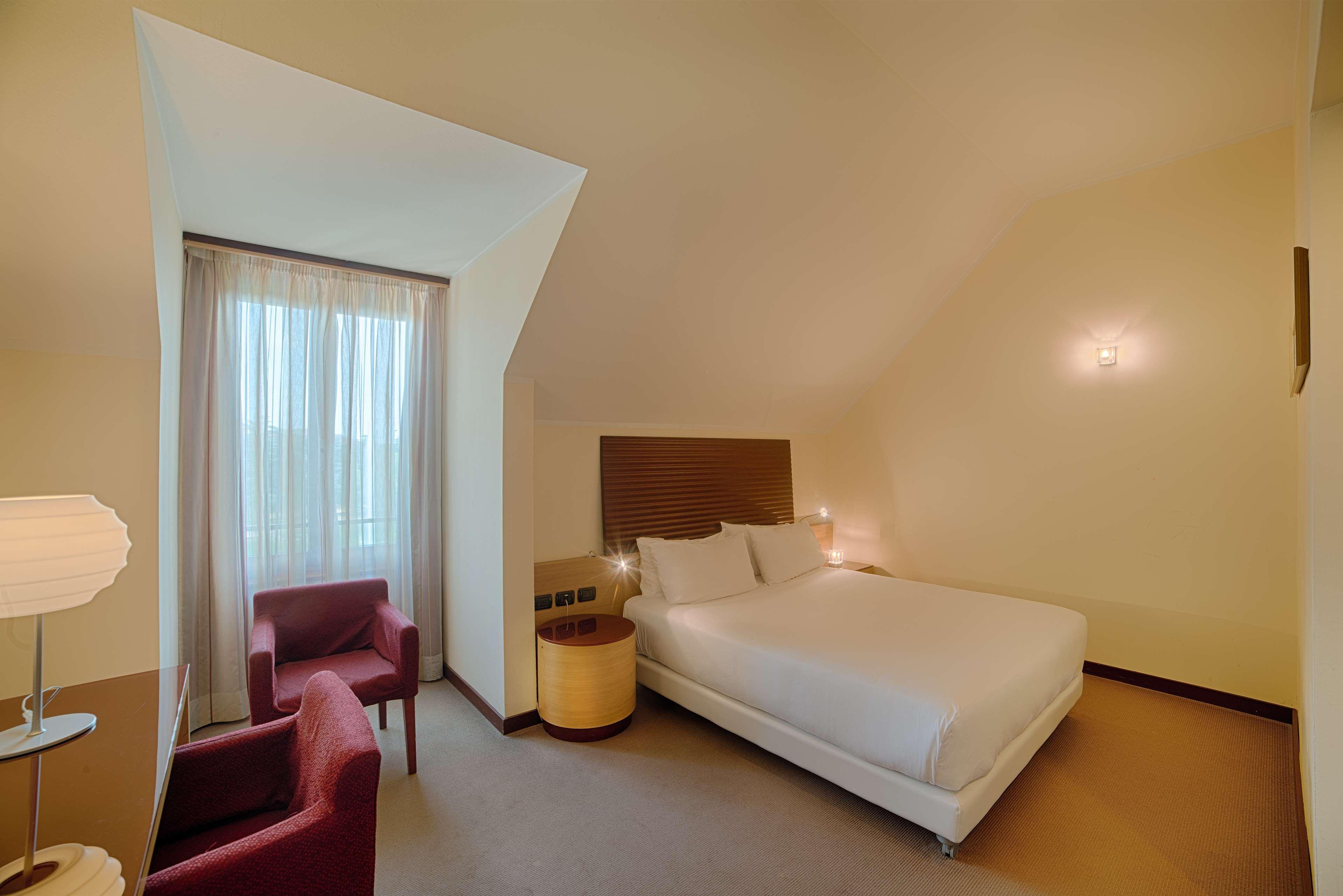Hotel NH Milano 2 Segrate Esterno foto