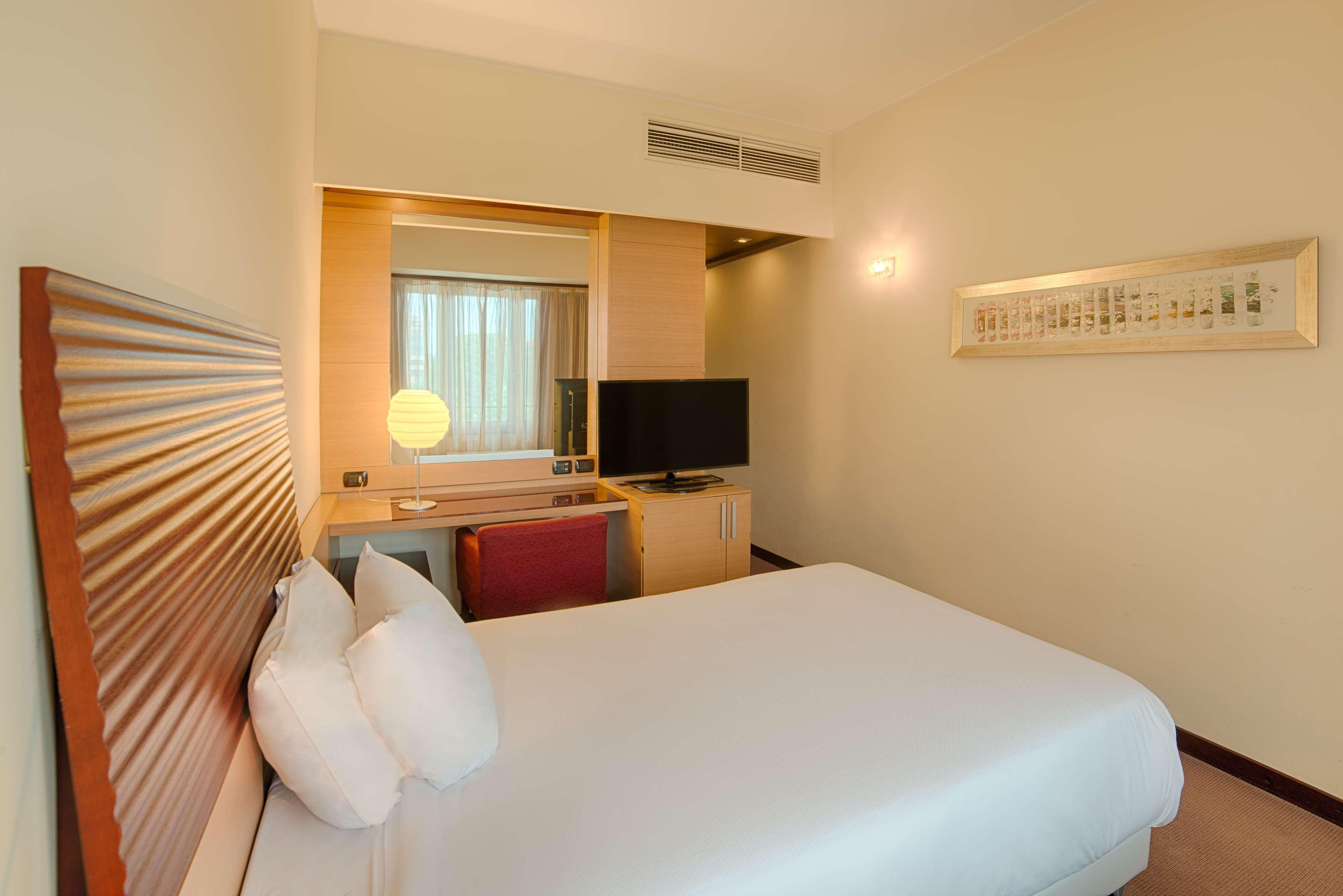 Hotel NH Milano 2 Segrate Esterno foto