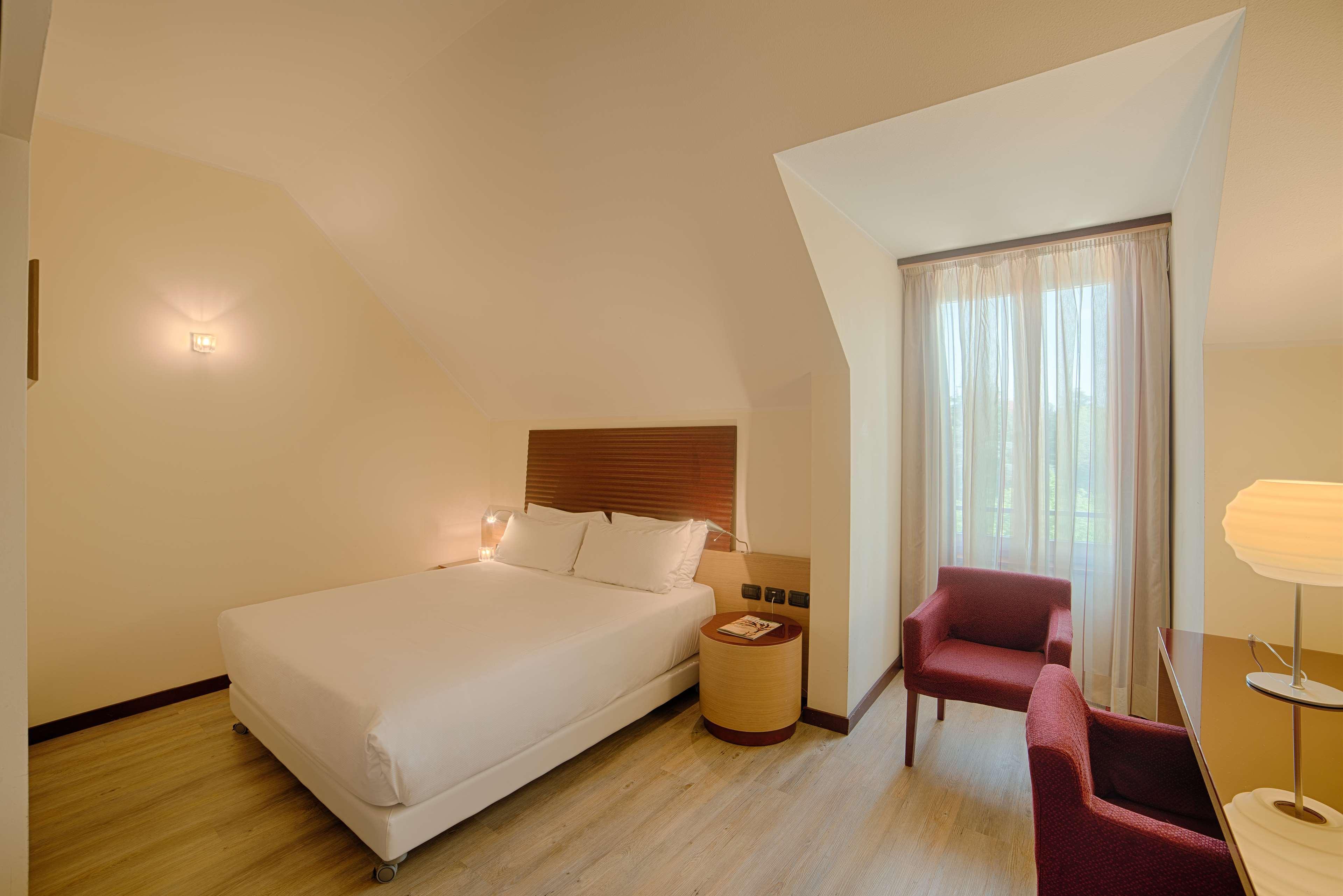 Hotel NH Milano 2 Segrate Esterno foto